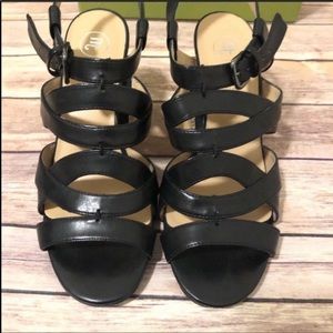 🦋 Mootsies Tootsies Mocarley black strap heels